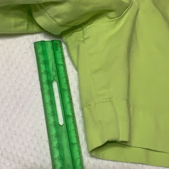 Polo shorts fun green color EUC worn once - Picture 6 of 8